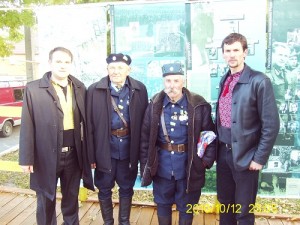 Організатори виставки та українські ветерани