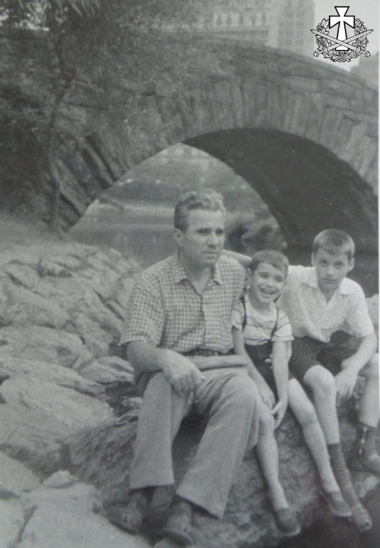 Яків Балабан зі своїми синами у Центральному парку Нью-Йорка - серпень 1957 р.